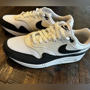 Nike Air White and Black Shoes